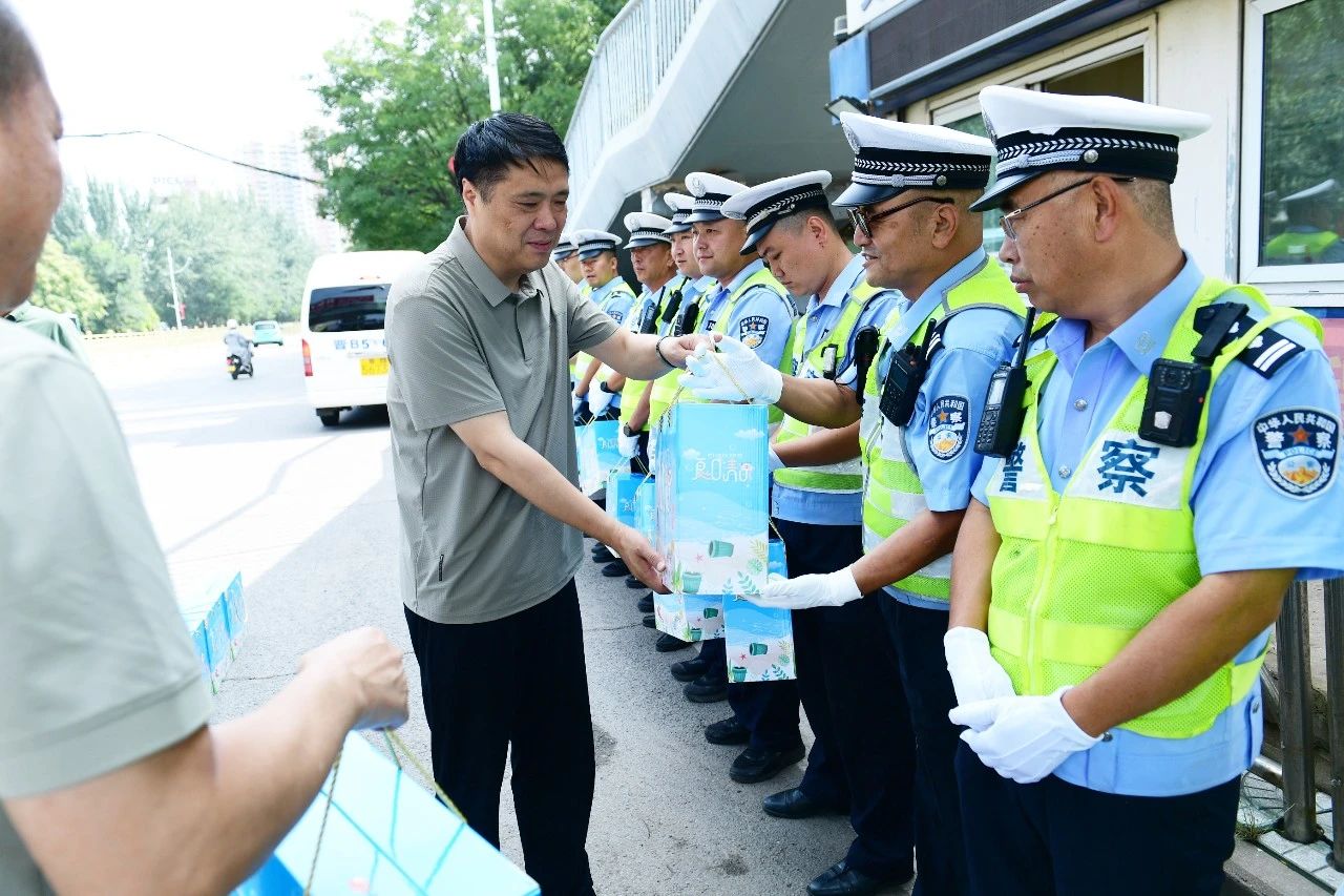 山西大同晋能控股煤业集团工会开展2025年“夏送清凉”慰问活动(图3)