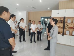 <b>�Ͳ��и��г��߽�������ŵ�����ҽԺ�������û���������ҽ��</b>