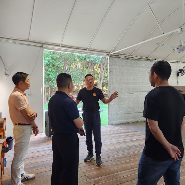 笔墨融乡韵 艺润小树林——著名书画家徐岩赴厦门翔安文化社区开展艺术交流(图2) 笔墨融乡韵 艺润小树林——著名书画家徐岩赴厦门翔安文化社区开展艺术交流(图2)