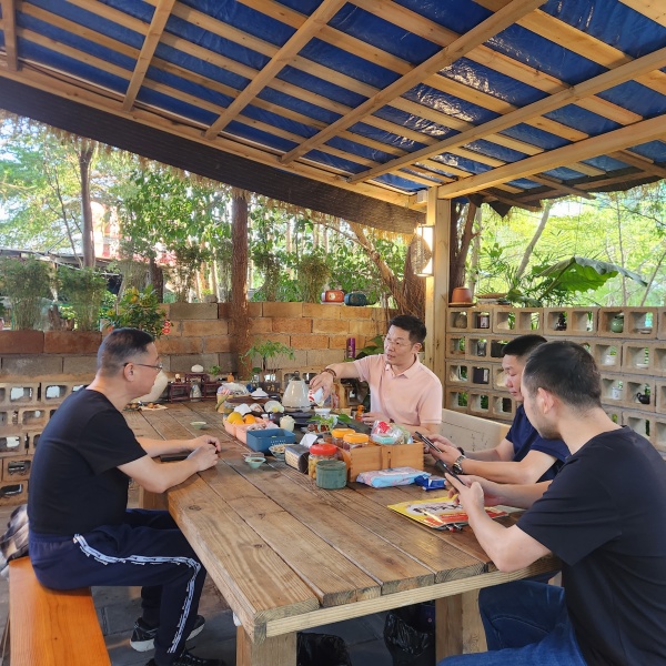 笔墨融乡韵 艺润小树林——著名书画家徐岩赴厦门翔安文化社区开展艺术交流(图4) 笔墨融乡韵 艺润小树林——著名书画家徐岩赴厦门翔安文化社区开展艺术交流(图4)