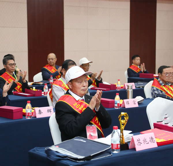 笔耕不辍志愈坚，诗坛放歌又新声(图4)