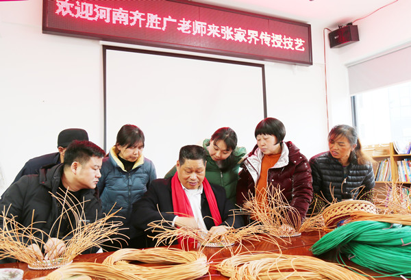 匠心承古开新篇 齐派非遗兴乡野 ——记河南省自强模范、乡村工匠名师齐胜广(图6)