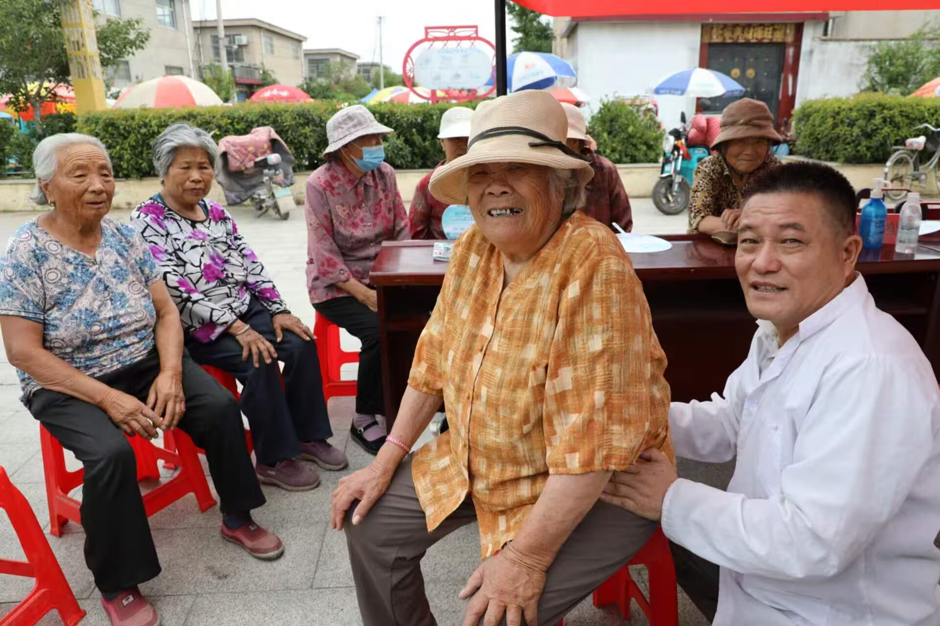 汇聚爱心力量 服务基层群(图6)